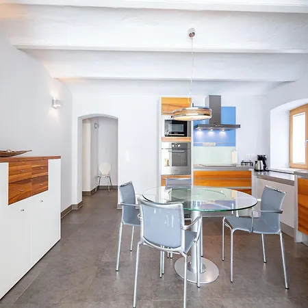 Julius App 2 Stylische *